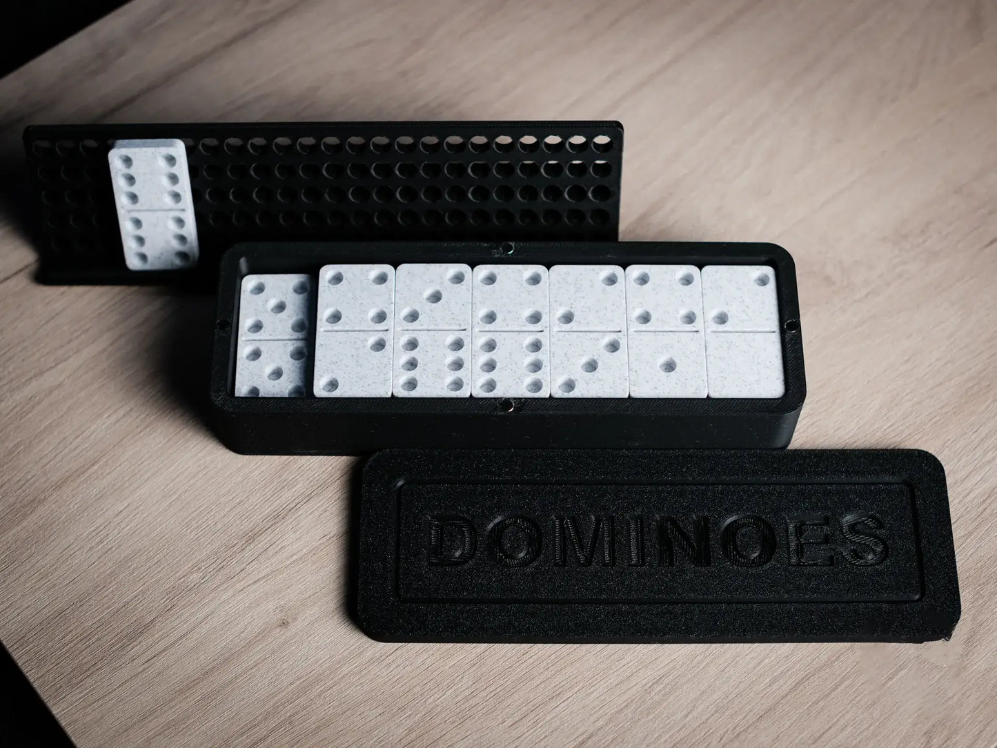 Dominosteine ​​– 3D-gedrucktes Domino-Set mit Schachtel und Ständern
