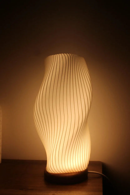 Detalle de textura fluida impresa en 3D de la Lámpara Fluid – Prinx.
