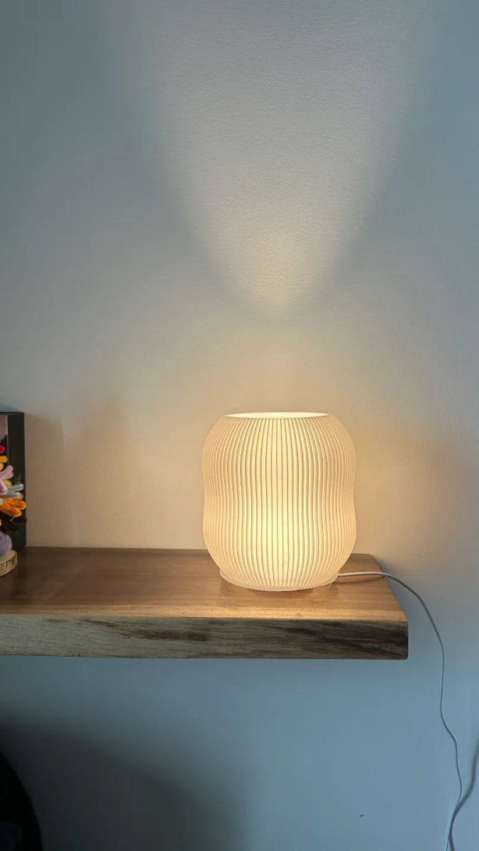 Detalle de la Lámpara Lani 3D con acabado suave y forma orgánica moderna – Prinx.